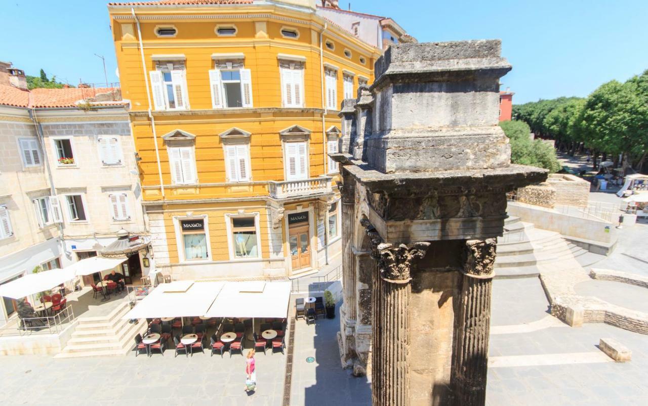 Appartment In Center With Parking Pula Exterior photo