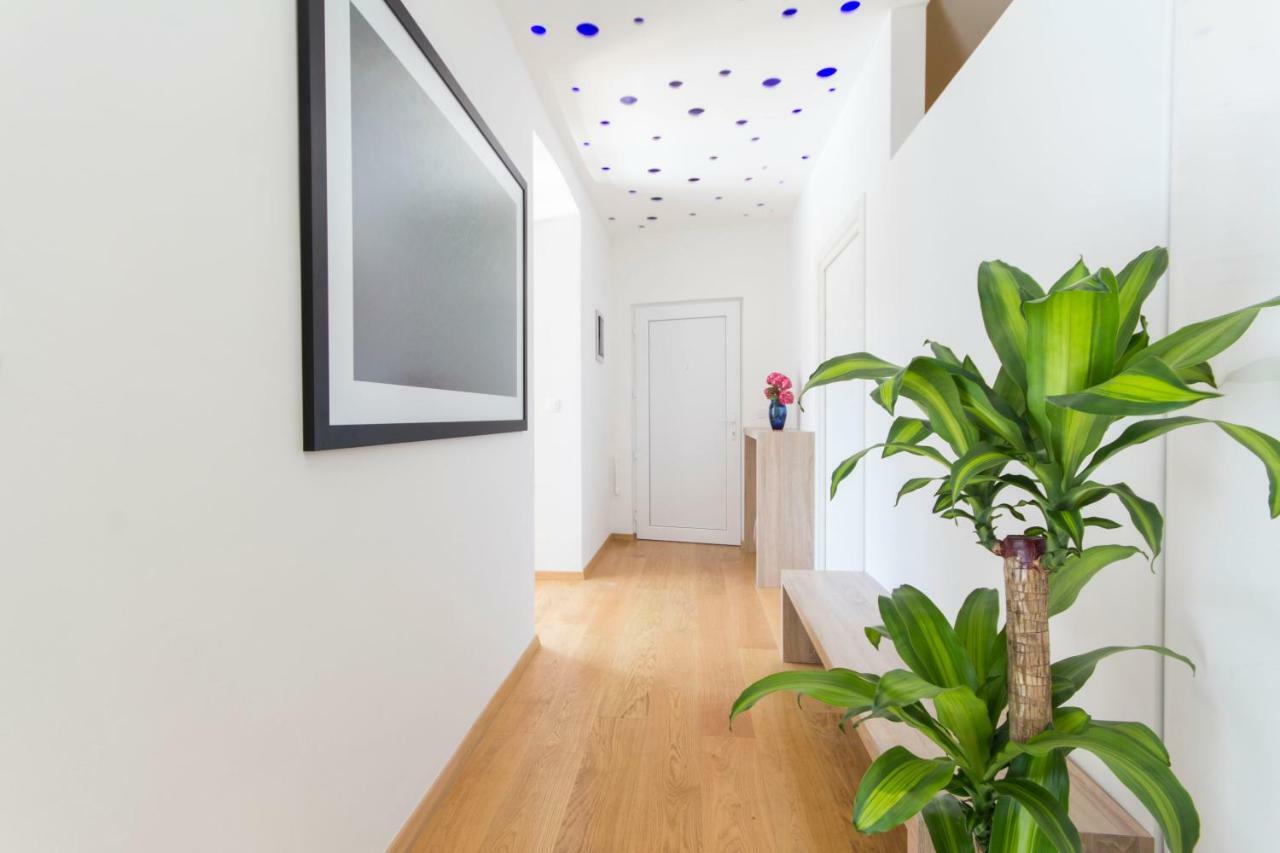Appartment In Center With Parking Pula Exterior photo